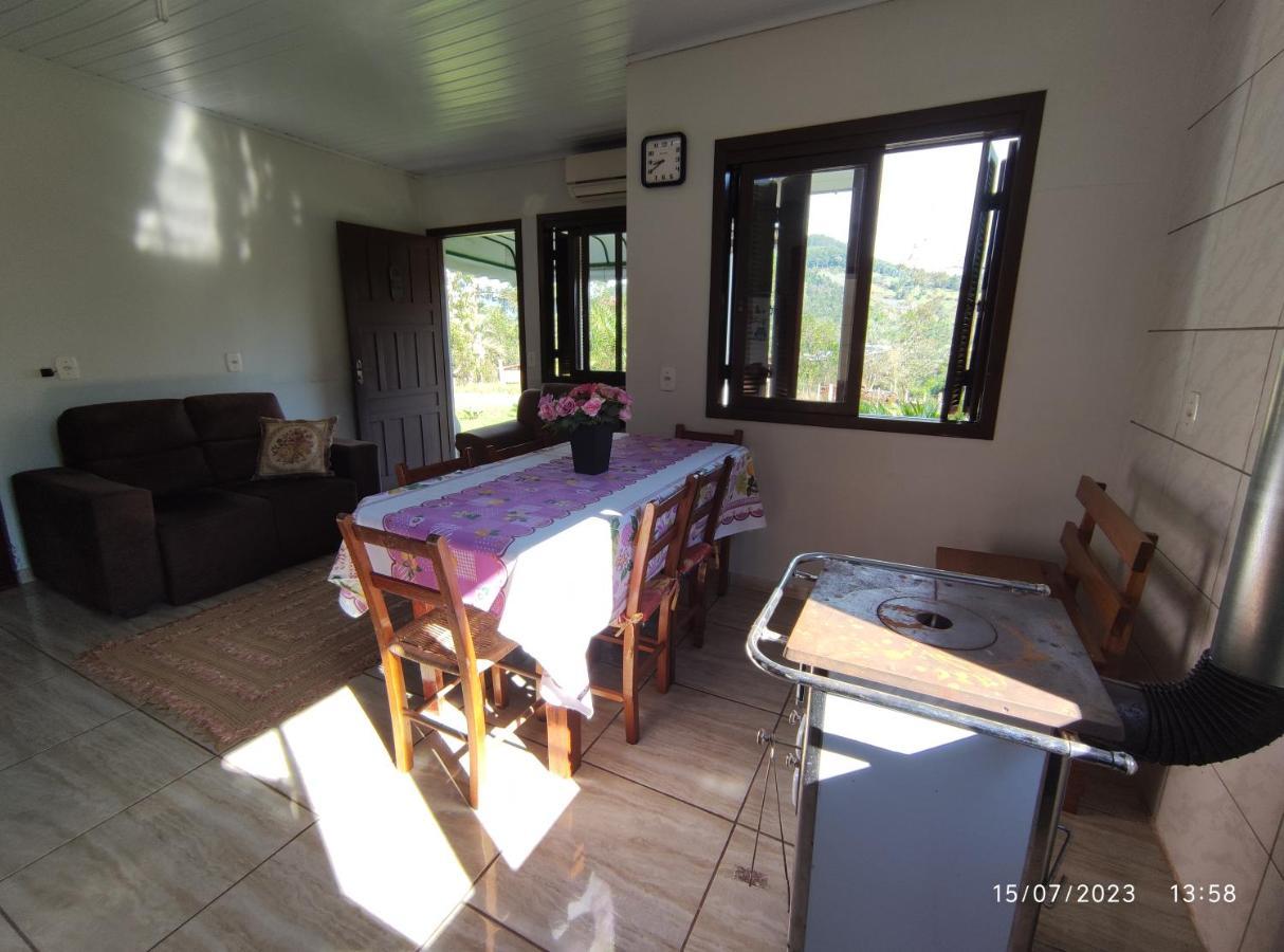Casa Terrea Em Meio Ao Verde!